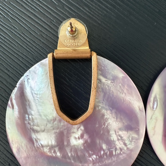 Kendra Scott Pink Shell Earrings - Picture 3 of 6
